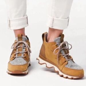 Sorel waterproof boots size 6.5!